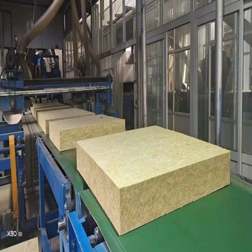 巴中市A級(jí)防火巖棉板與管材生產(chǎn)廠家 品質(zhì)與安全的守護(hù)者